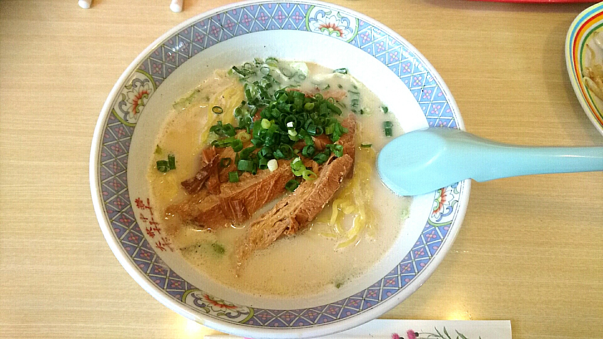 ホワイトガウラーメン